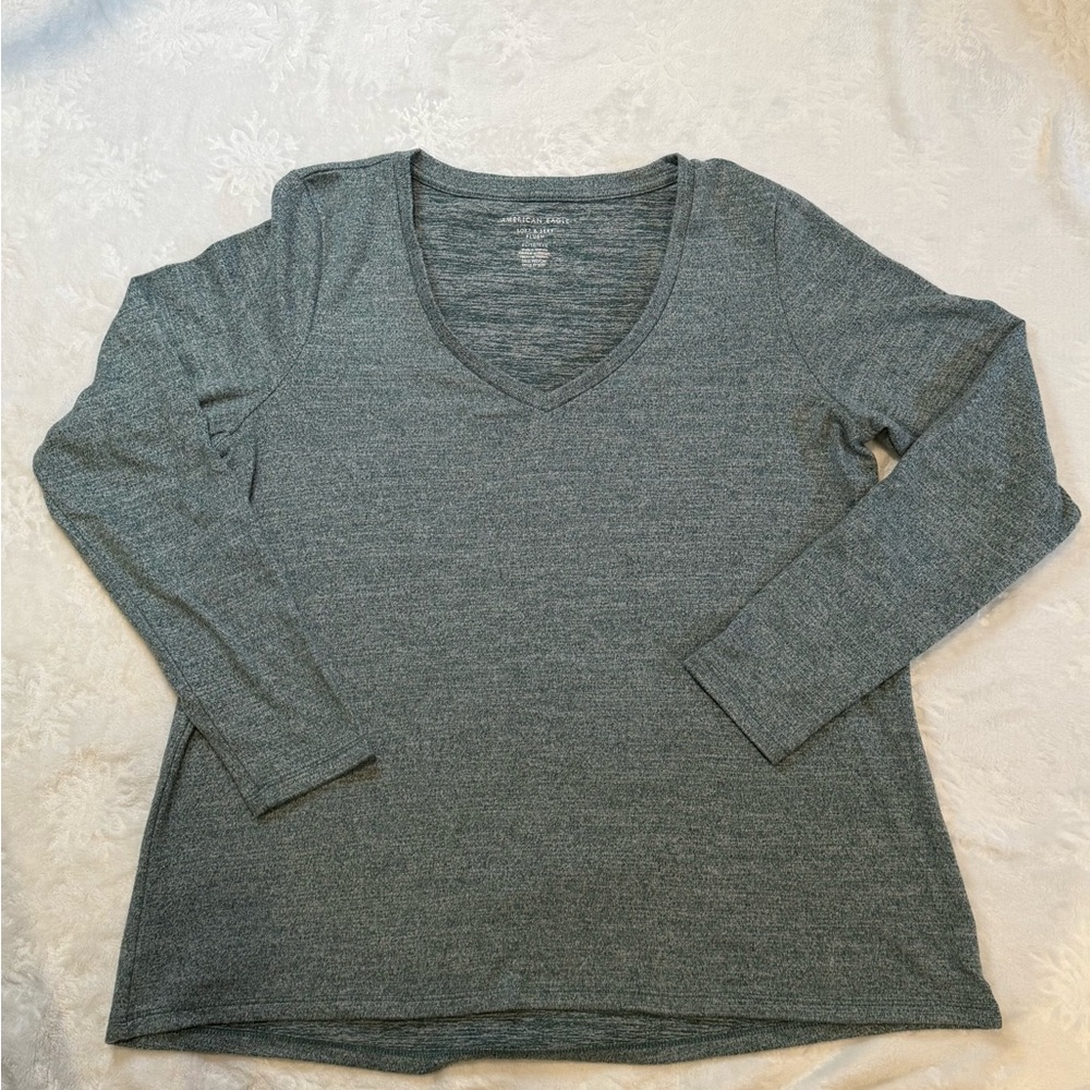 American Eagle Outfitters Gray Long Sleeve V-Neck Top
